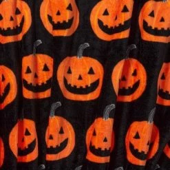 Hyde & EEK! Boutique Jack-O-Lanterns Printed Plush Halloween Throw Blanket - Hyde & EEK! Boutique™ -Hyde & EEK! Boutique Shop GUEST 1abf66db eeeb 4eab aa92 5f9c4034df26