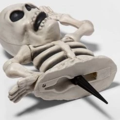 Hyde & EEK! Boutique Waving Skeleton Groundbreaker Halloween Decorative Prop - Hyde & EEK! Boutique™ -Hyde & EEK! Boutique Shop GUEST 8b42d2f7 8efb 4dcb a866 7d61ce55613f