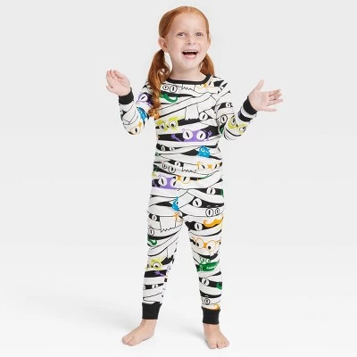 Toddler Glow-In-The-Dark Mummy Halloween Matching Family Pajama Set - Hyde & EEK! Boutique™ White 6 Toddler Glow-In-The-Dark Mummy Halloween Matching Family Pajama Set - Hyde & EEK! Boutique™ White - Image 6