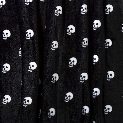 Hyde & EEK! Boutique Mini Skulls Printed Plush Halloween Throw Blanket - Hyde & EEK! Boutique™ 3 Hyde & EEK! Boutique Mini Skulls Printed Plush Halloween Throw Blanket - Hyde & EEK! Boutique™ - Image 3